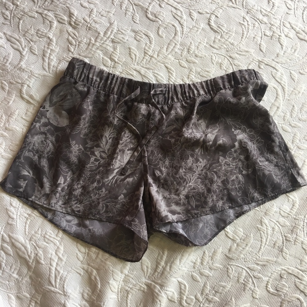 Gray floral sleep shorts